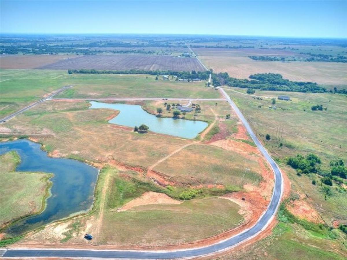 Picture of Residential Land For Sale in Tuttle, Oklahoma, United States