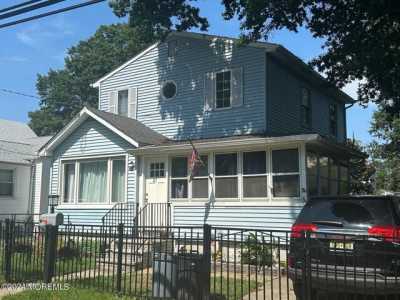 Home For Sale in Keansburg, New Jersey