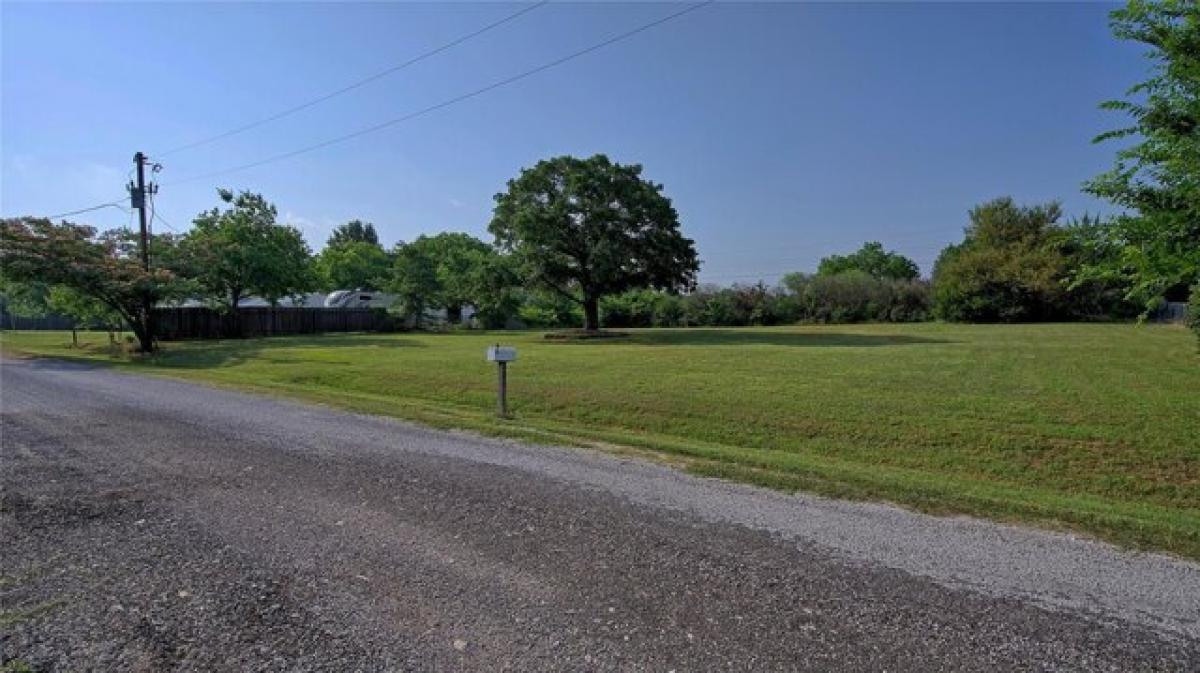 Picture of Residential Land For Sale in Nocona, Texas, United States