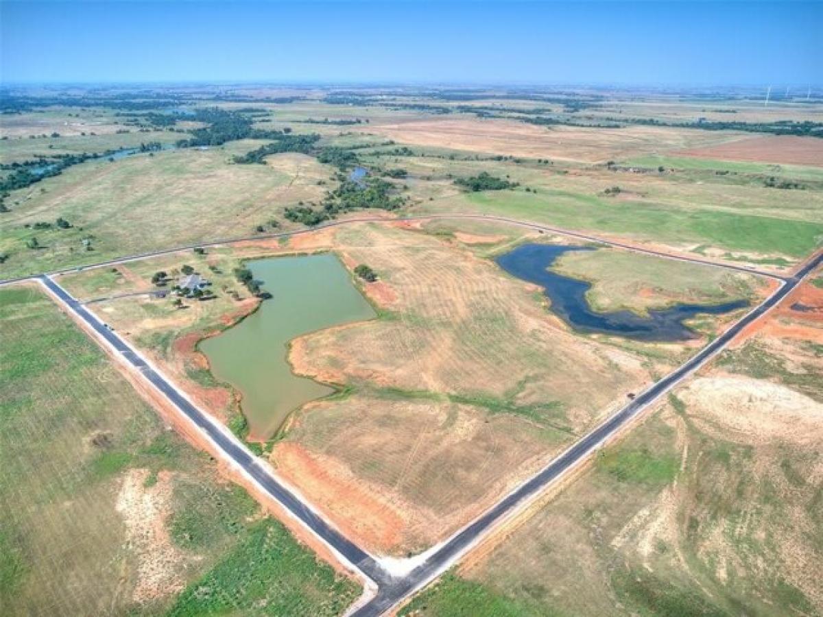 Picture of Residential Land For Sale in Tuttle, Oklahoma, United States