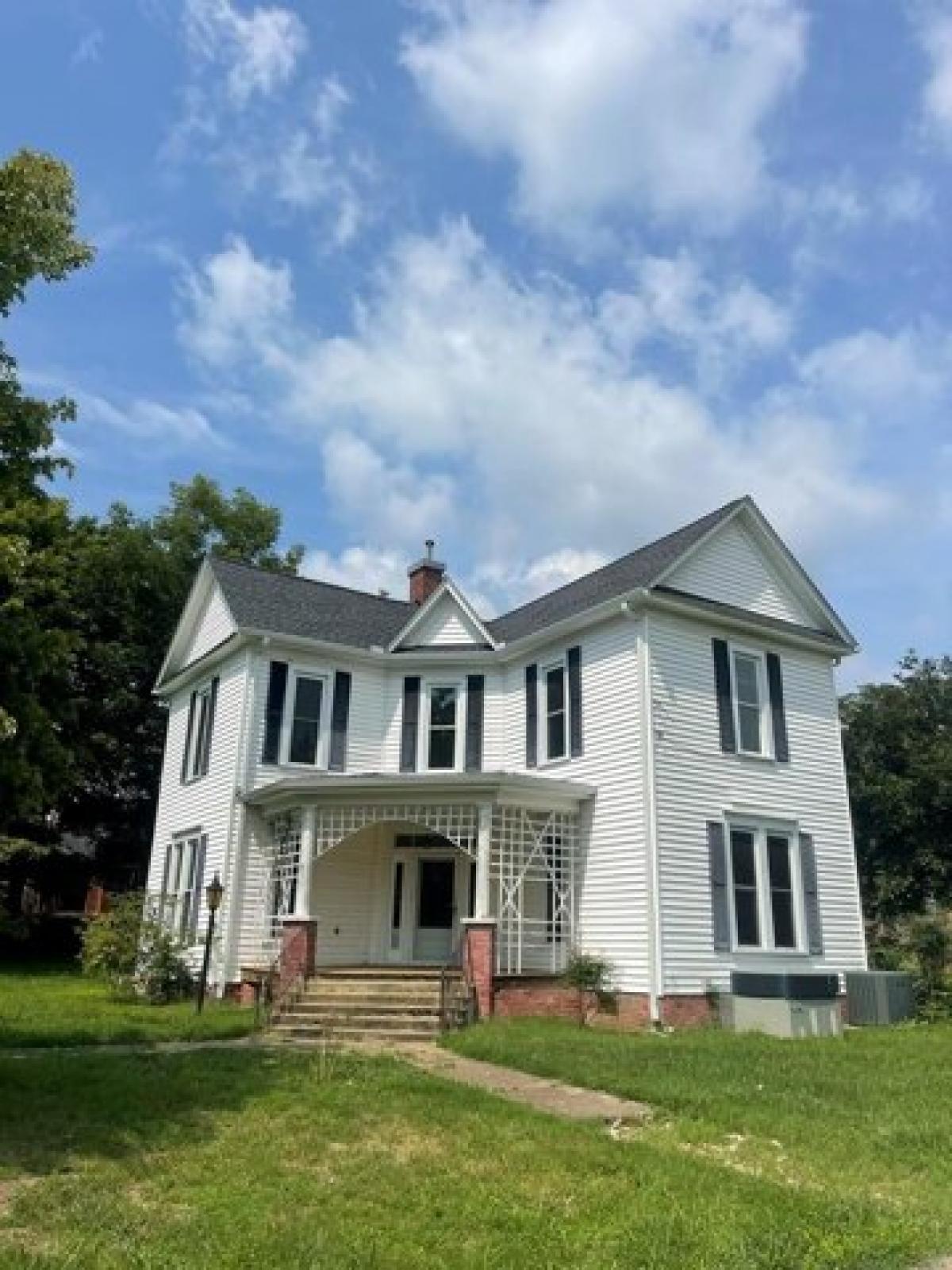 Picture of Home For Sale in Livingston, Tennessee, United States