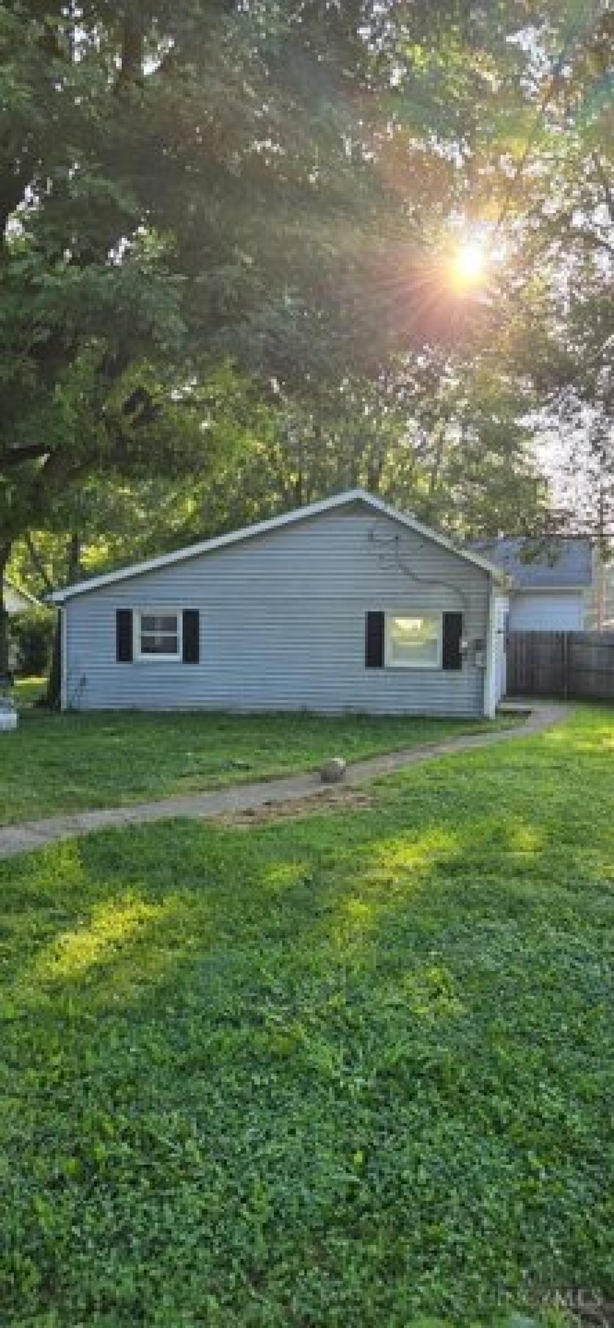 Picture of Home For Sale in Connersville, Indiana, United States