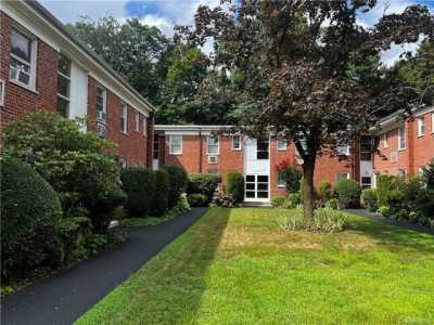 Home For Sale in Hartsdale, New York