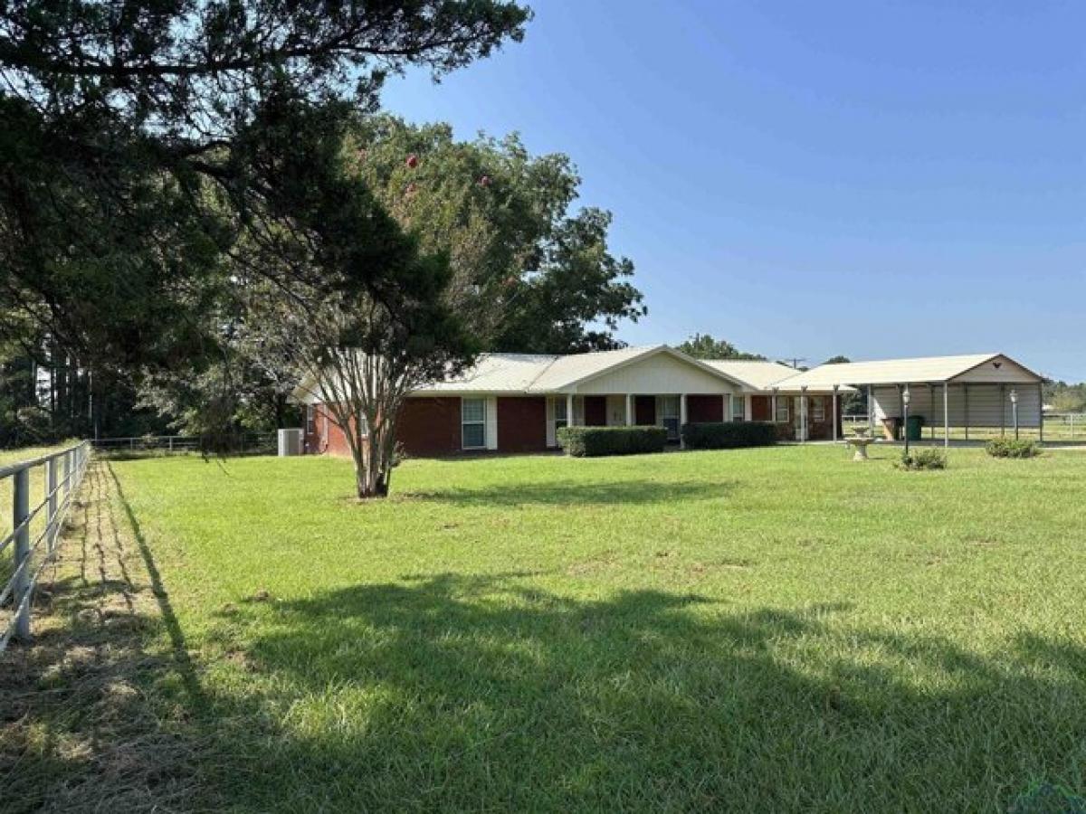 Picture of Home For Sale in Gilmer, Texas, United States