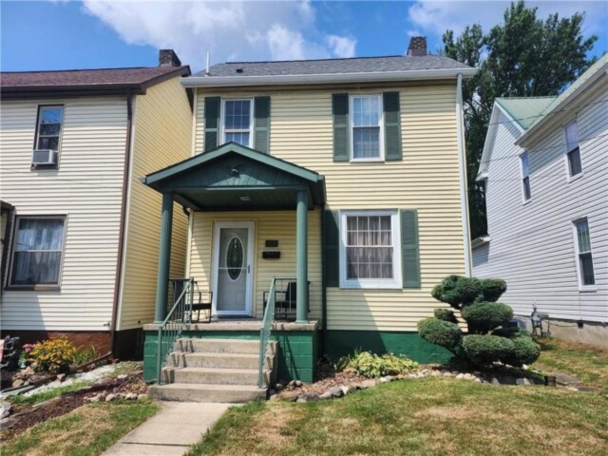 Picture of Home For Sale in Mount Pleasant, Pennsylvania, United States