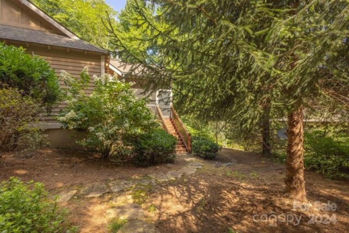 Picture of Home For Sale in Tuckasegee, North Carolina, United States