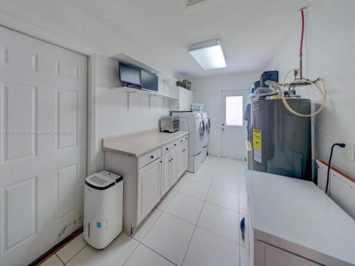 Picture of Home For Sale in Cooper City, Florida, United States