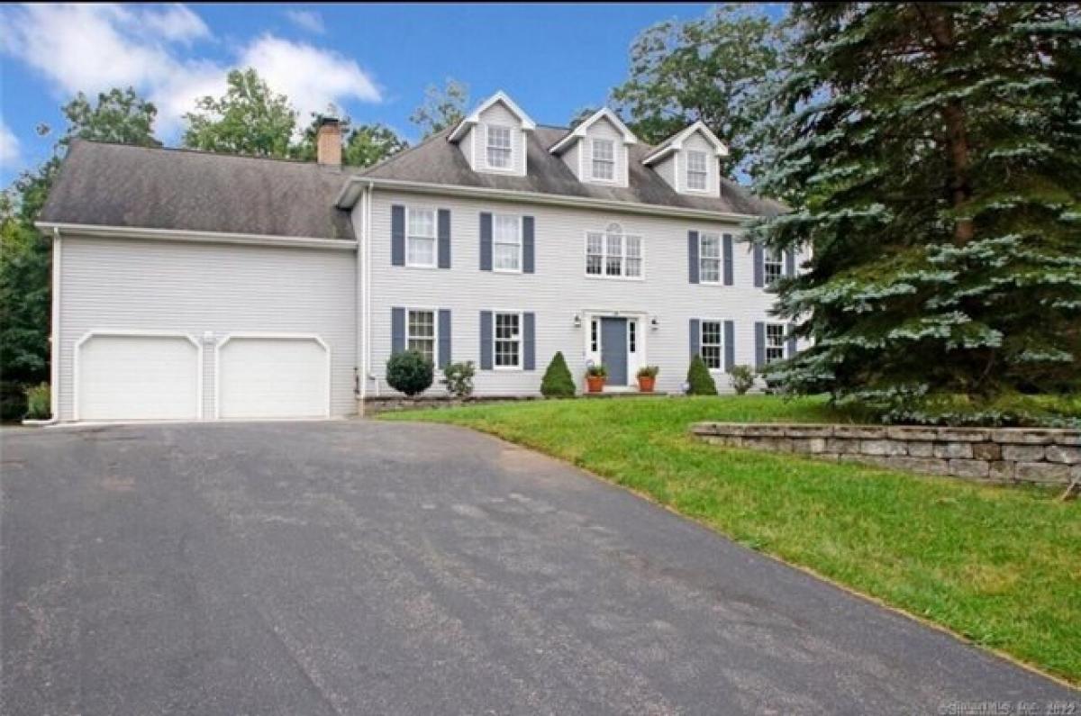 Picture of Home For Sale in Hamden, Connecticut, United States