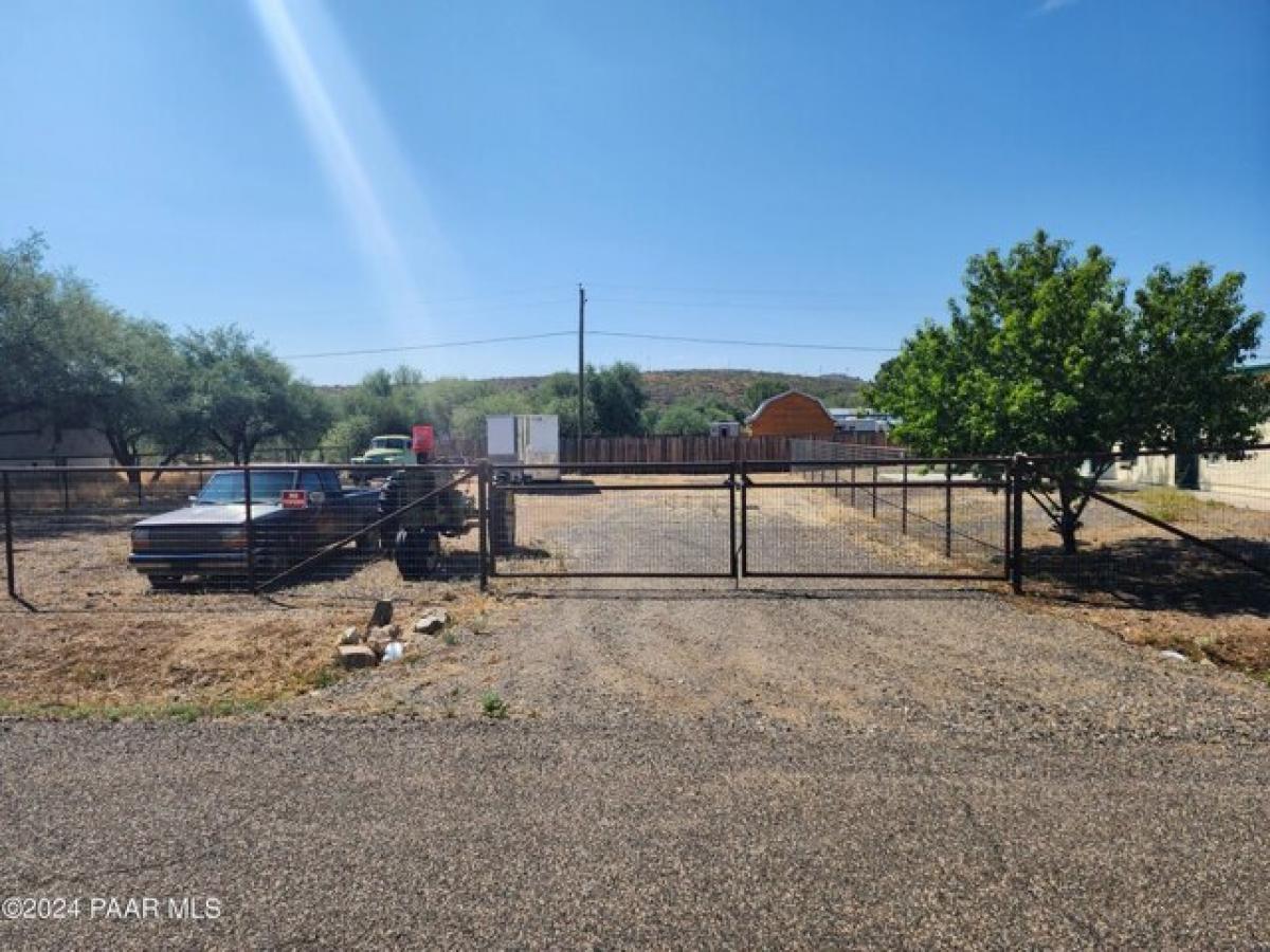 Picture of Residential Land For Sale in Mayer, Arizona, United States