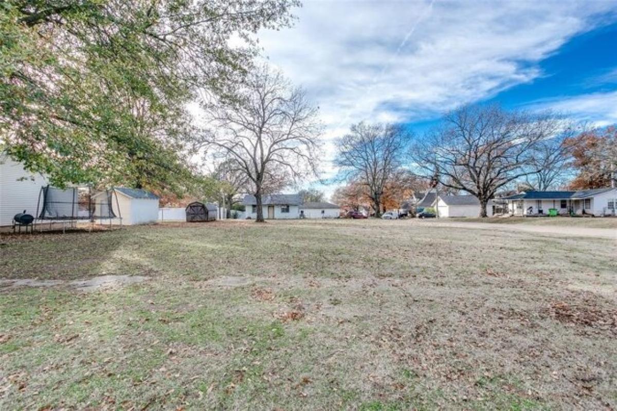 Picture of Residential Land For Sale in Prague, Oklahoma, United States