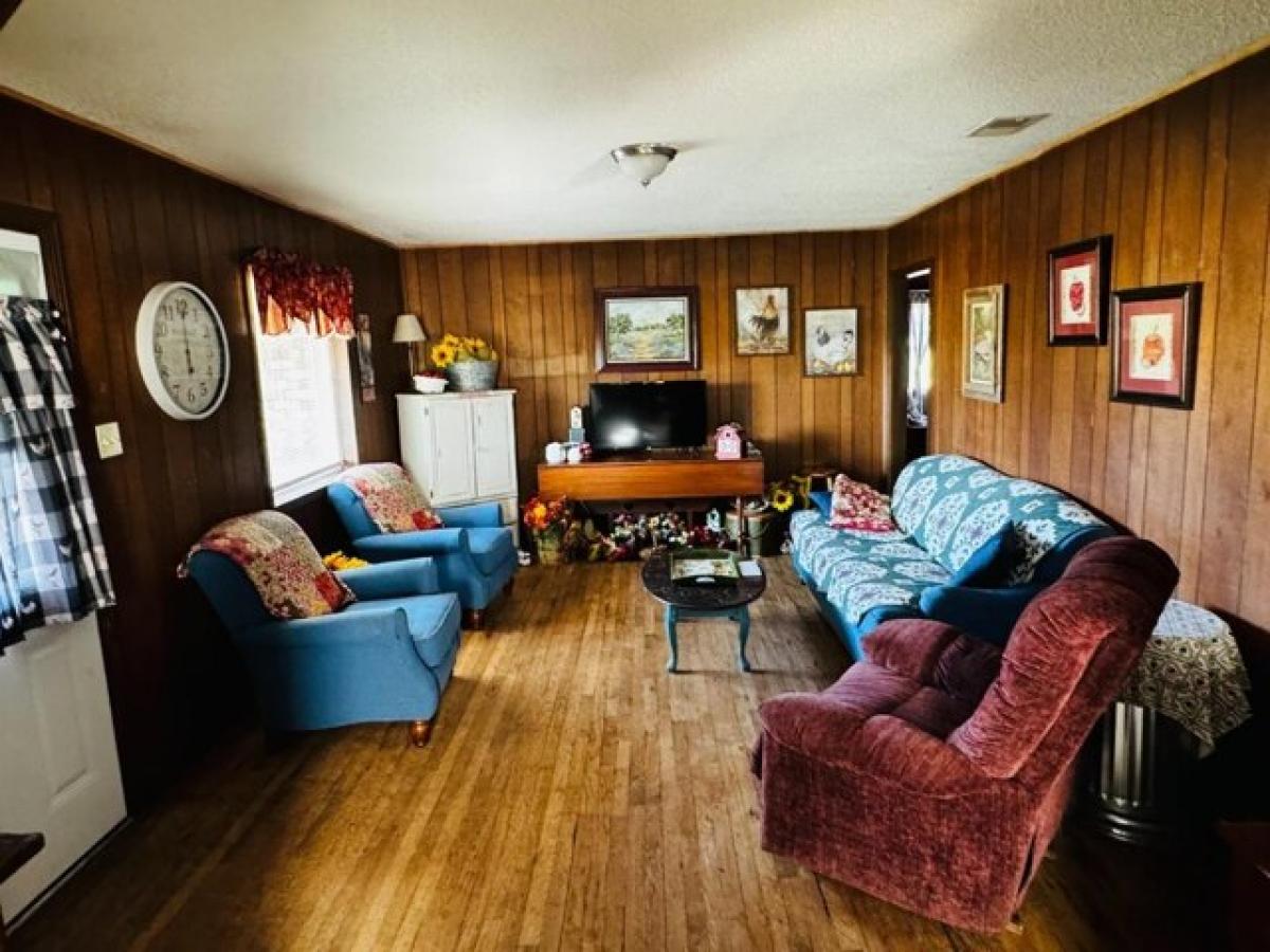 Picture of Home For Sale in Girard, Texas, United States