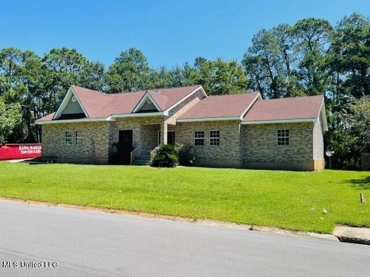 Picture of Home For Sale in Pass Christian, Mississippi, United States