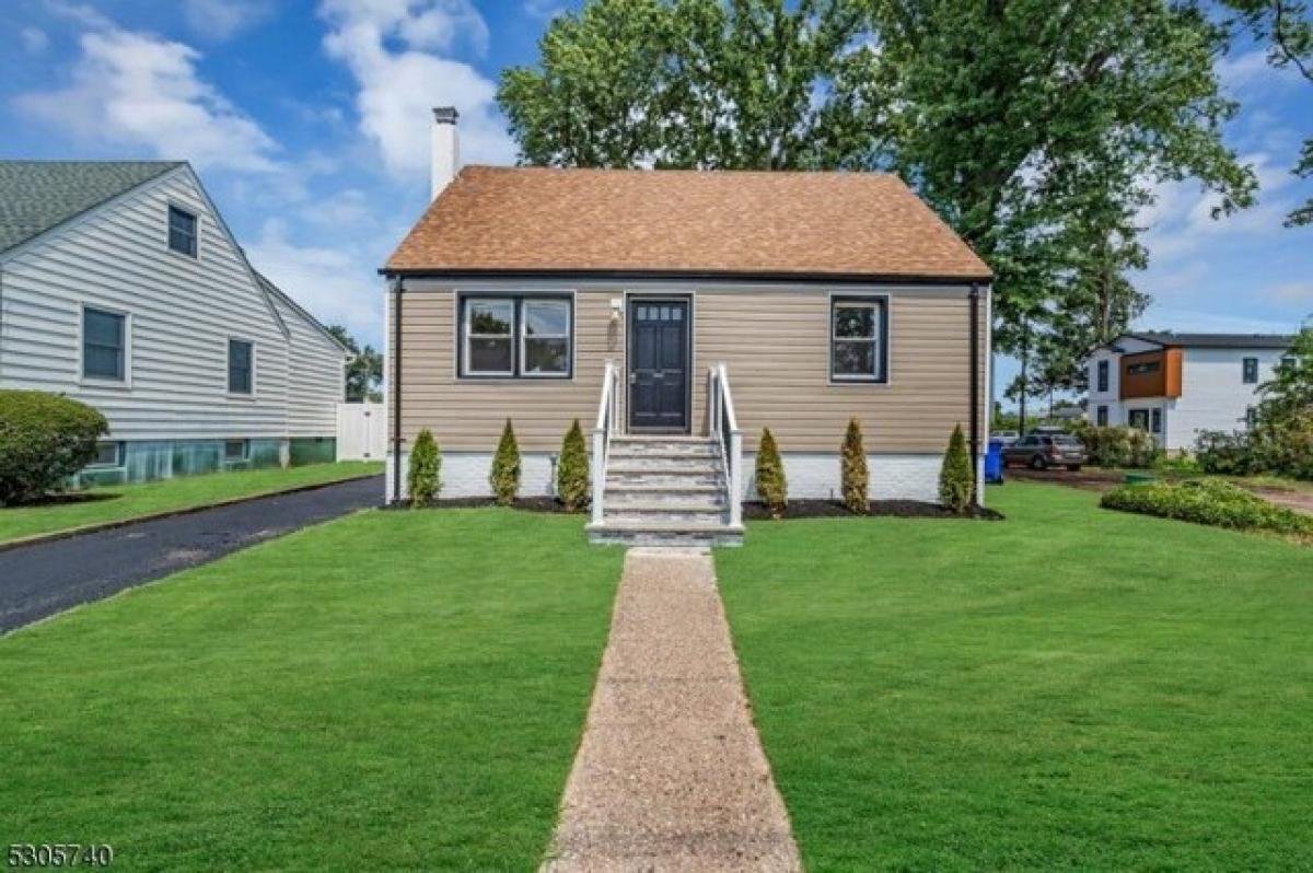 Picture of Home For Sale in Linden, New Jersey, United States