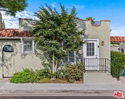 Apartment For Rent in West Hollywood, California