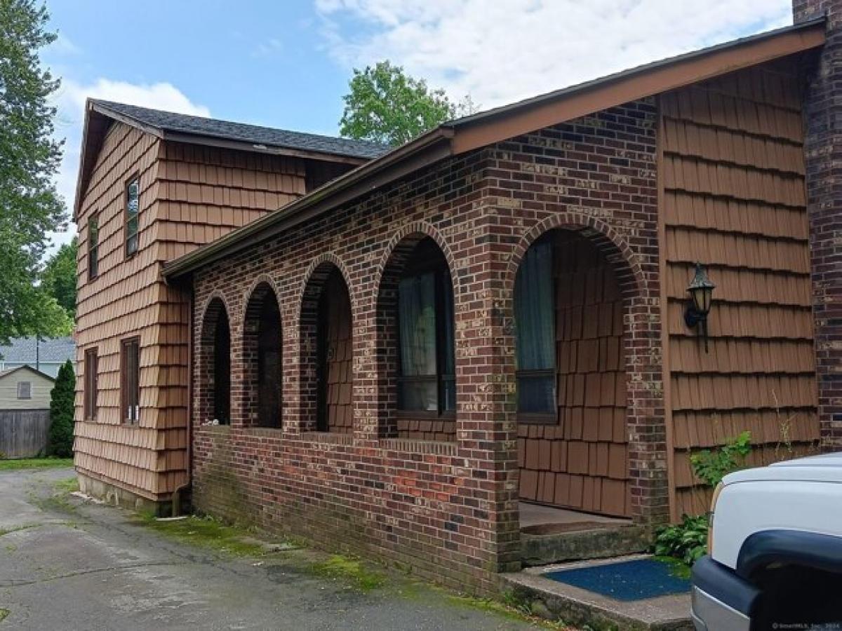 Picture of Home For Sale in Hartford, Connecticut, United States