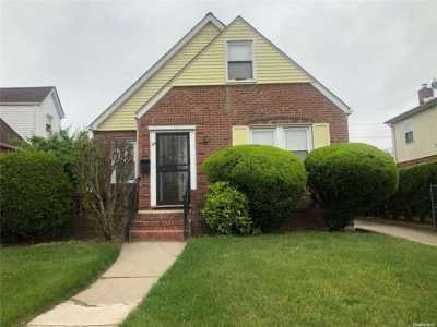 Home For Rent in Elmont, New York