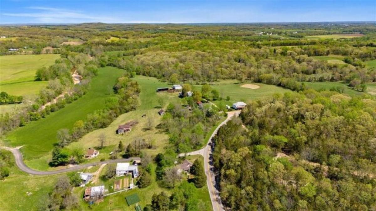 Picture of Home For Sale in New Haven, Missouri, United States