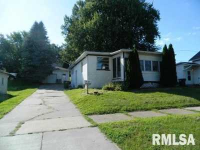 Home For Sale in Clinton, Iowa