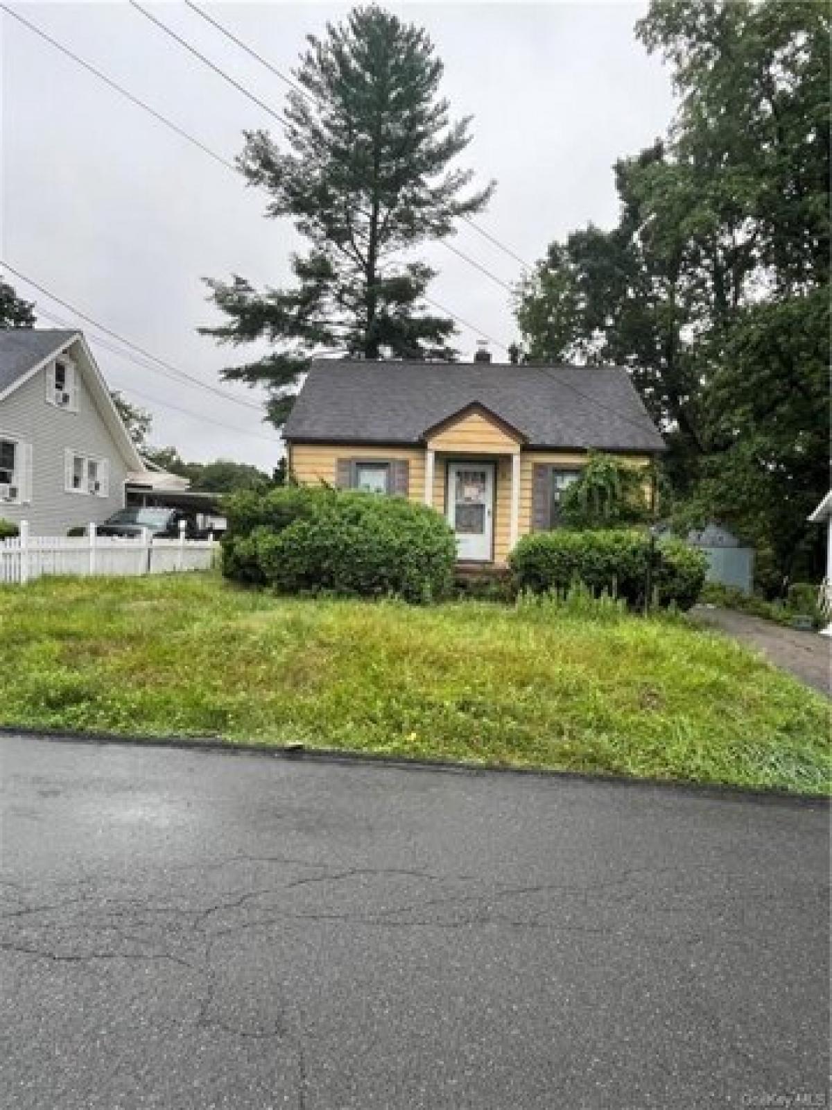 Picture of Home For Sale in Spring Valley, New York, United States