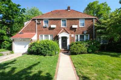 Home For Rent in Forest Hills, New York