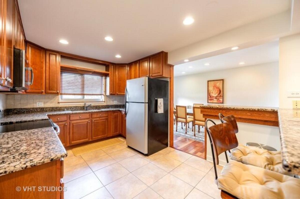 Picture of Home For Sale in Evanston, Illinois, United States