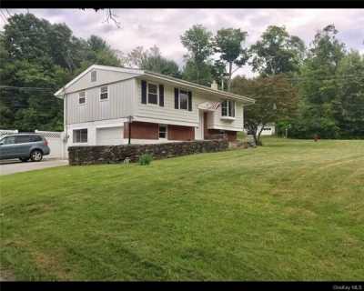 Home For Sale in Staatsburg, New York