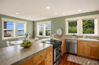 Home For Sale in Bainbridge Island, Washington