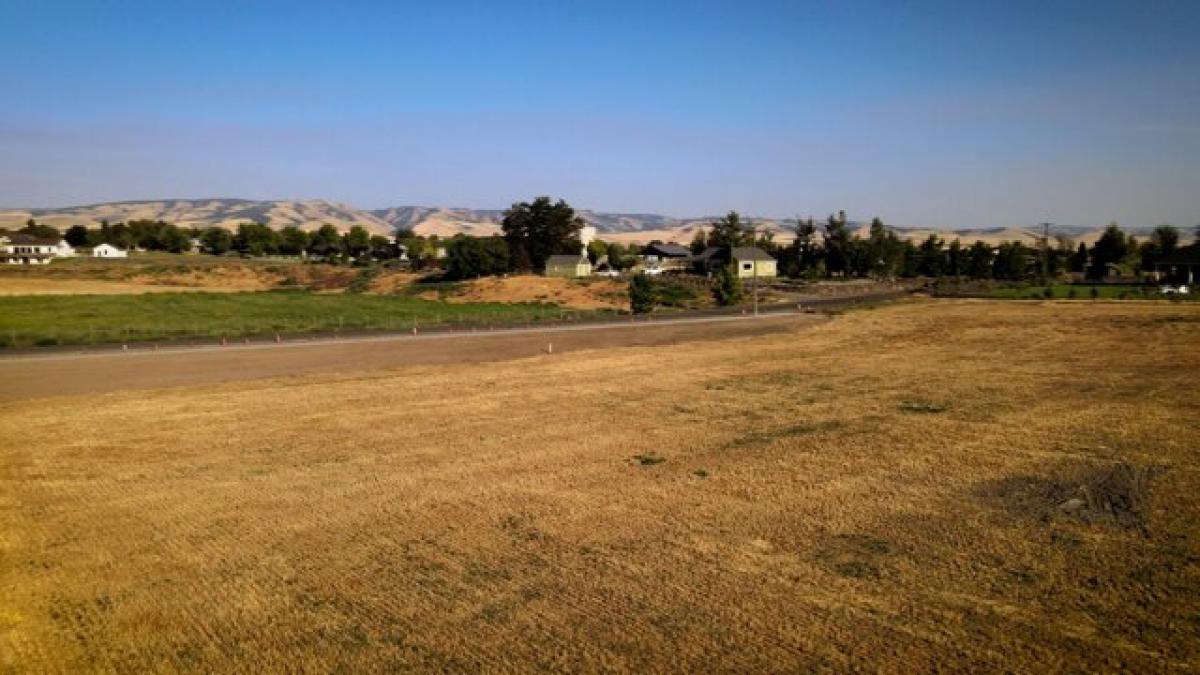 Picture of Residential Land For Sale in Walla Walla, Washington, United States