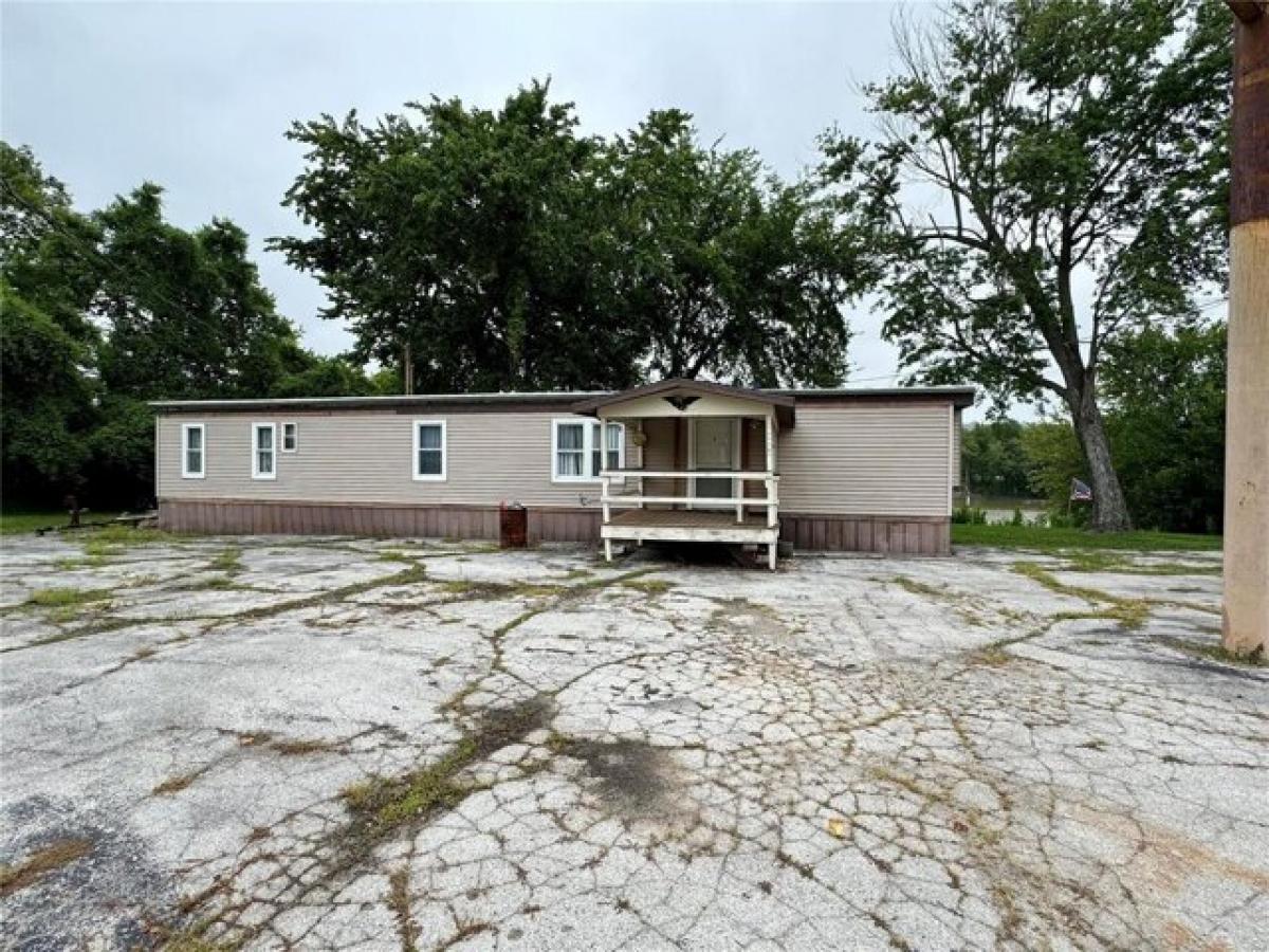 Picture of Home For Sale in Portage des Sioux, Missouri, United States