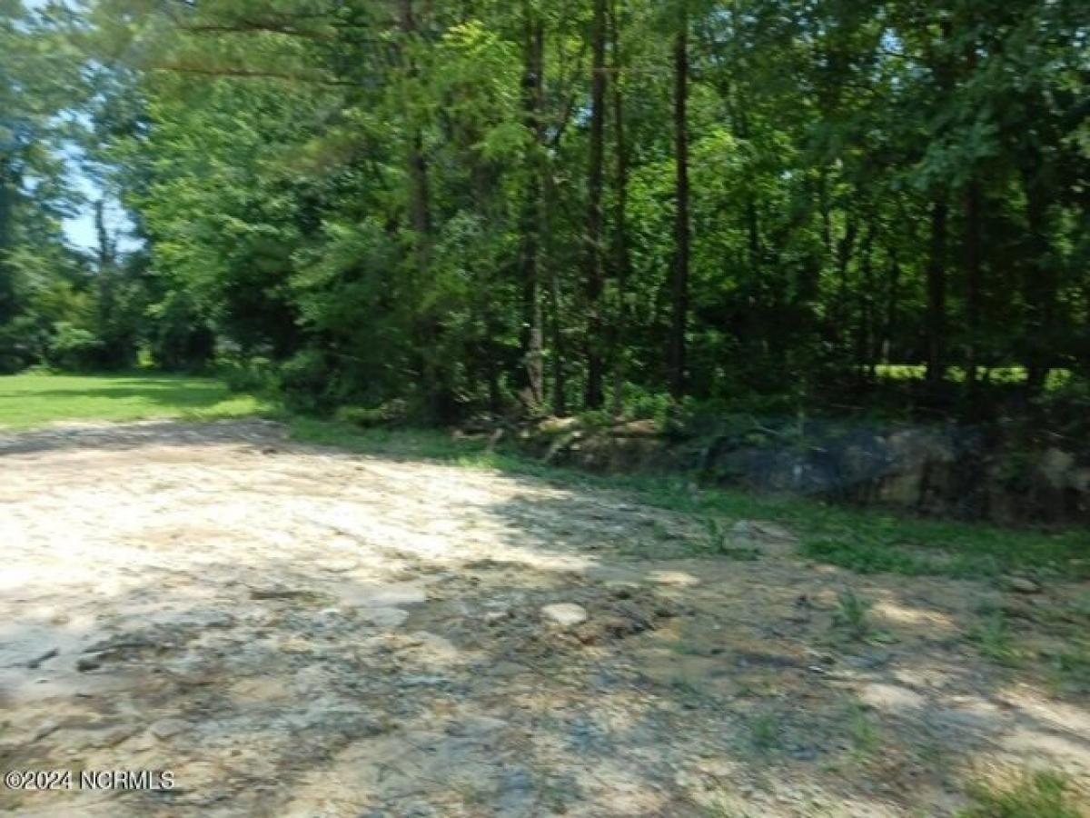 Picture of Residential Land For Sale in Fayetteville, North Carolina, United States