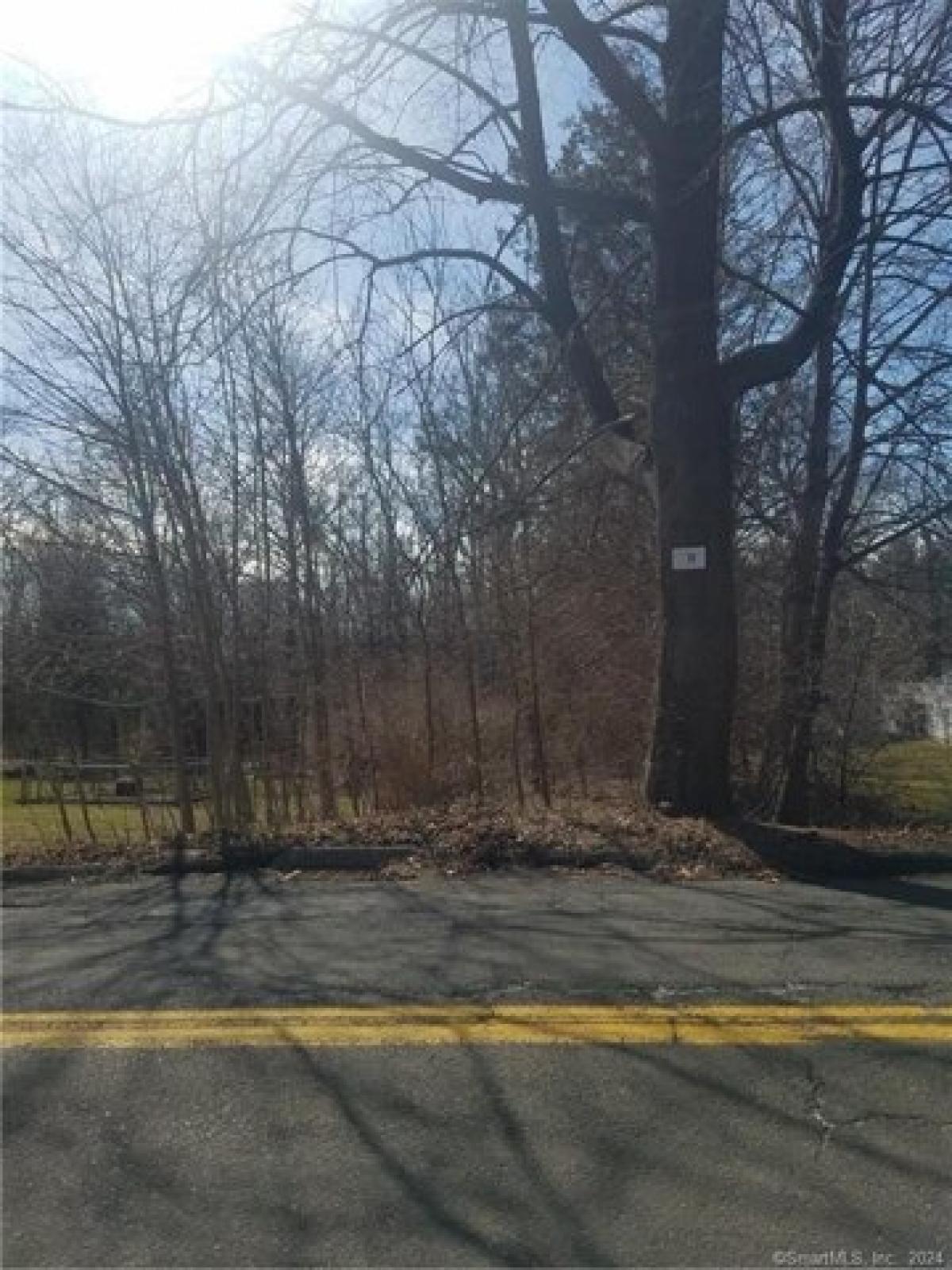 Picture of Residential Land For Sale in Cromwell, Connecticut, United States