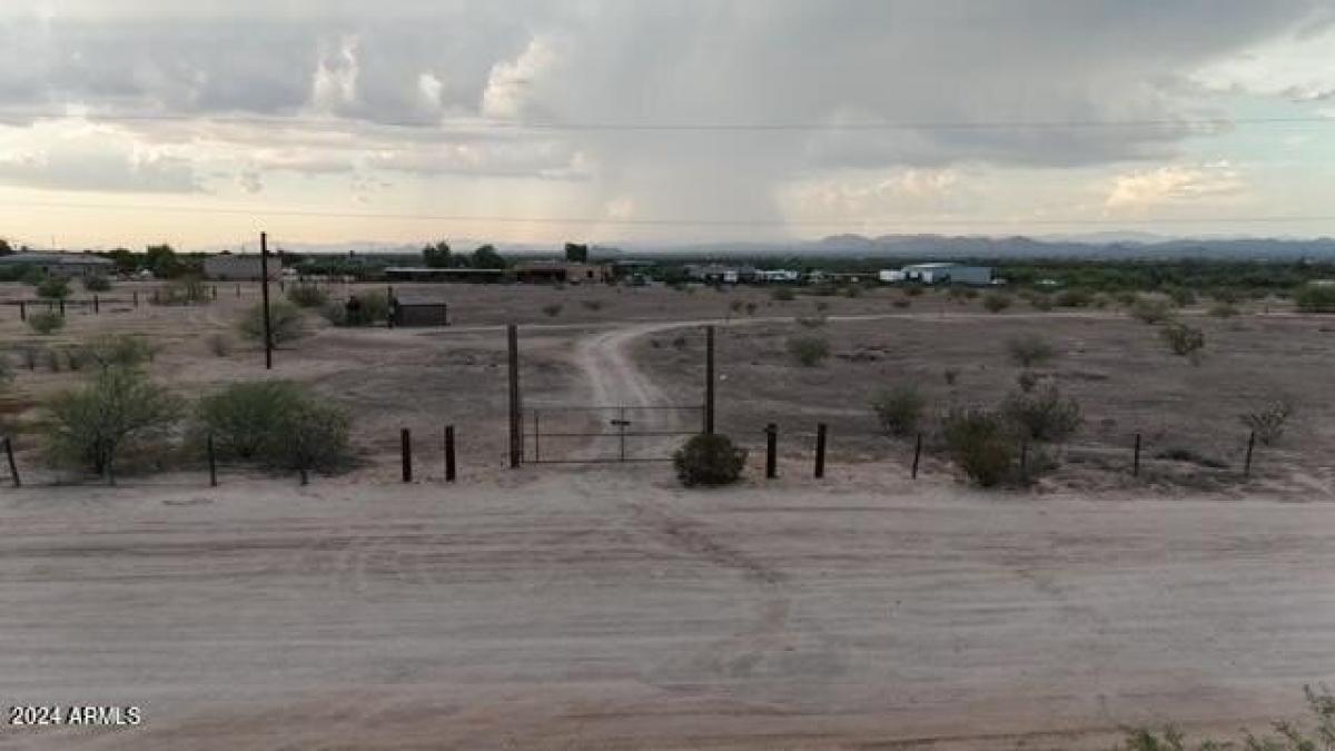 Picture of Residential Land For Sale in Wittmann, Arizona, United States