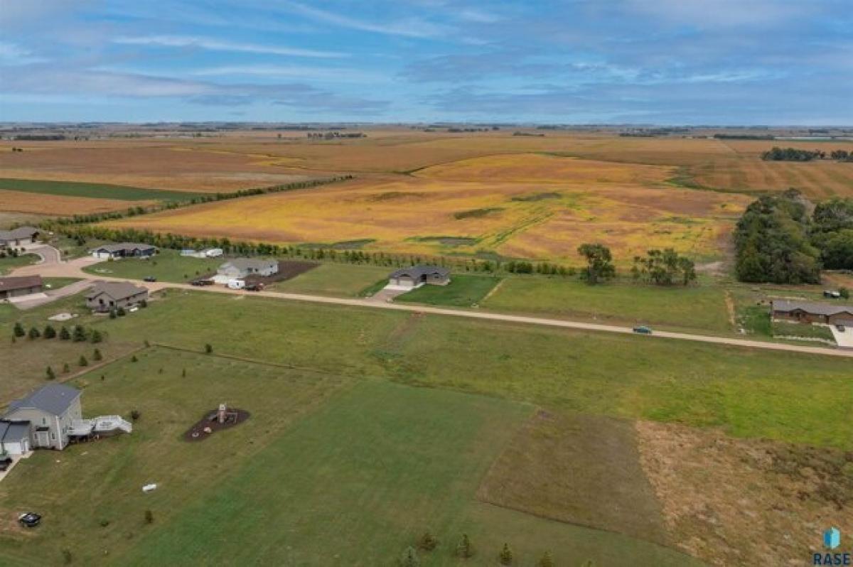 Picture of Residential Land For Sale in Canistota, South Dakota, United States