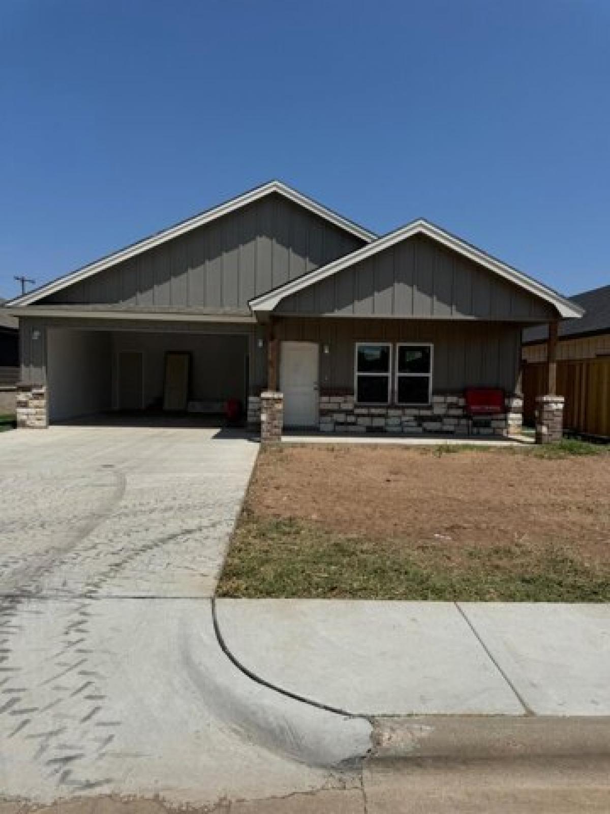 Picture of Home For Sale in Slaton, Texas, United States