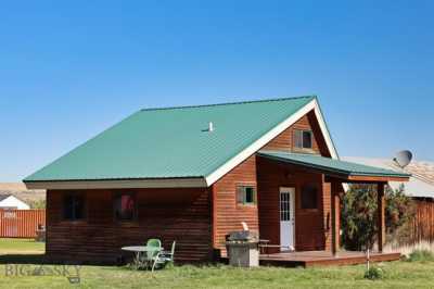 Home For Sale in Gallatin Gateway, Montana