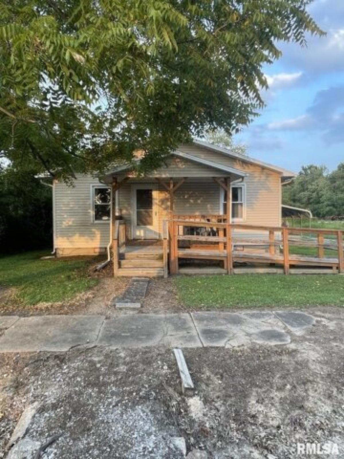 Picture of Home For Sale in Sesser, Illinois, United States