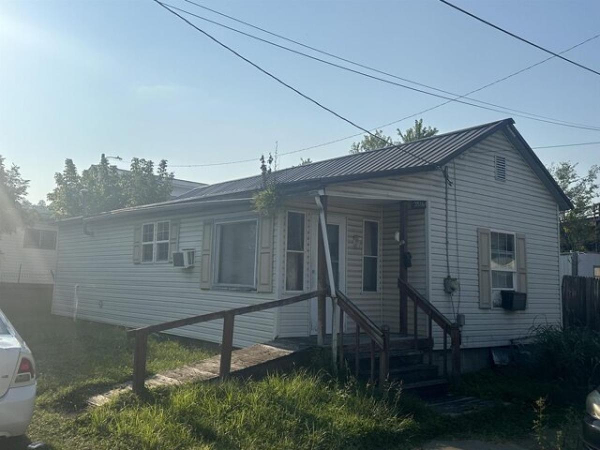 Picture of Home For Sale in Catlettsburg, Kentucky, United States