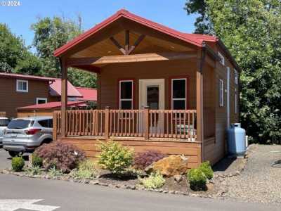 Home For Sale in Turner, Oregon