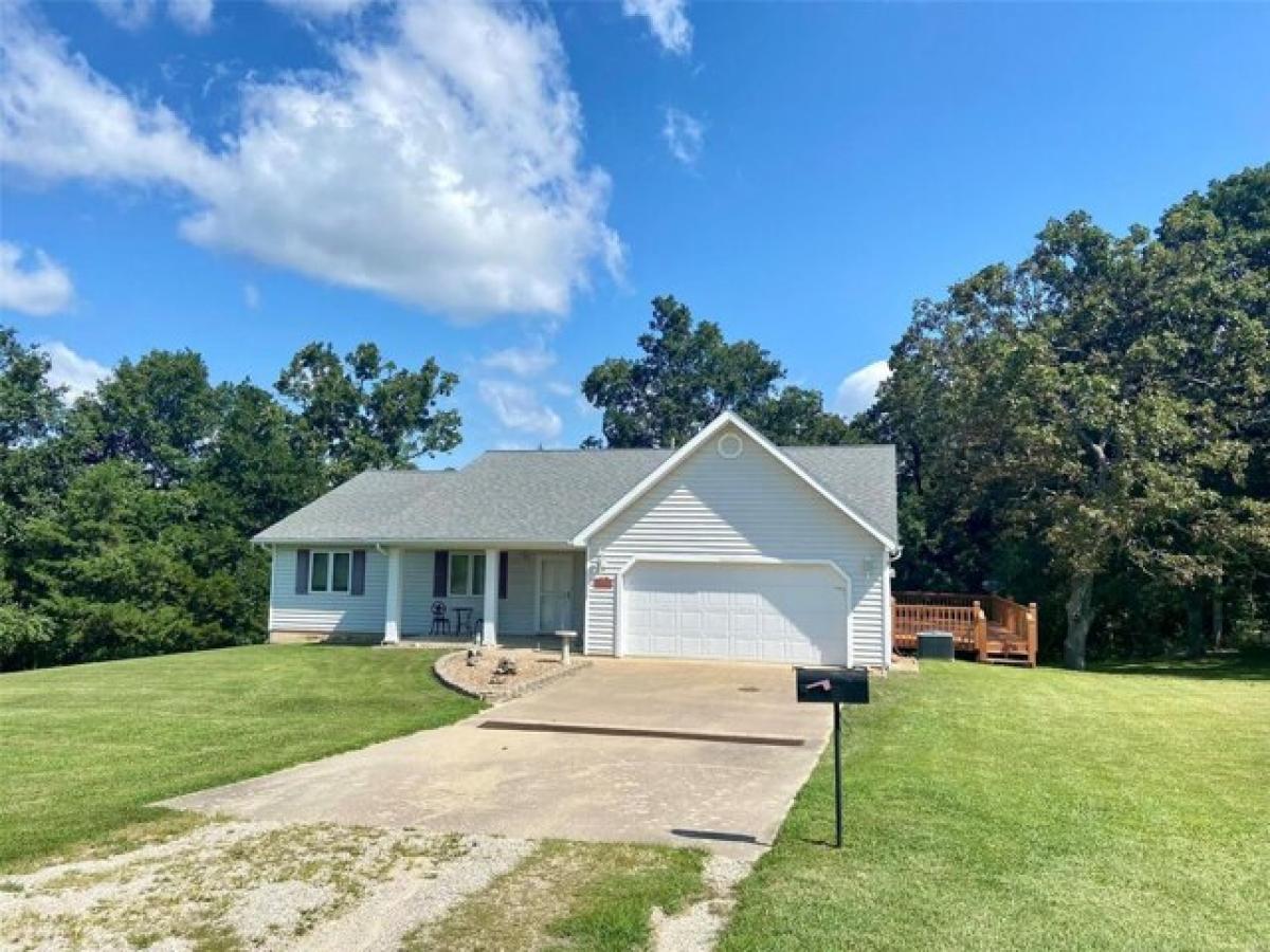 Picture of Home For Sale in Crocker, Missouri, United States