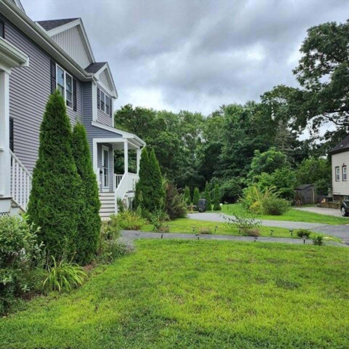 Picture of Home For Sale in Taunton, Massachusetts, United States