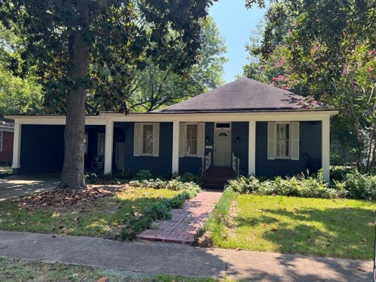 Picture of Home For Sale in Greenwood, Mississippi, United States