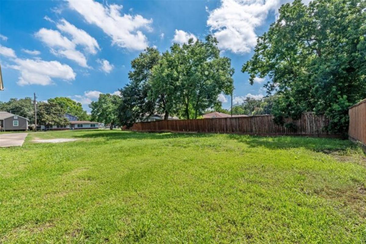 Picture of Residential Land For Sale in South Houston, Texas, United States