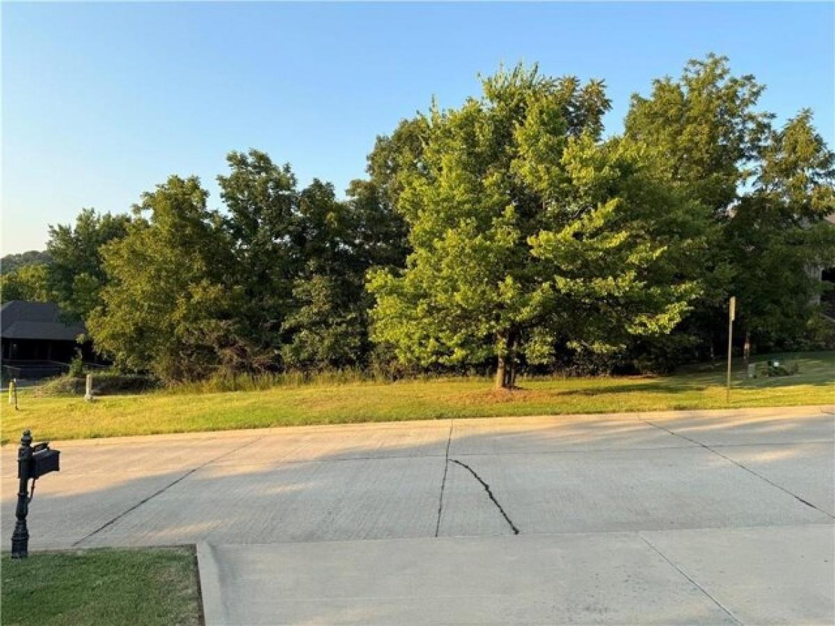 Picture of Residential Land For Sale in Fayetteville, Arkansas, United States