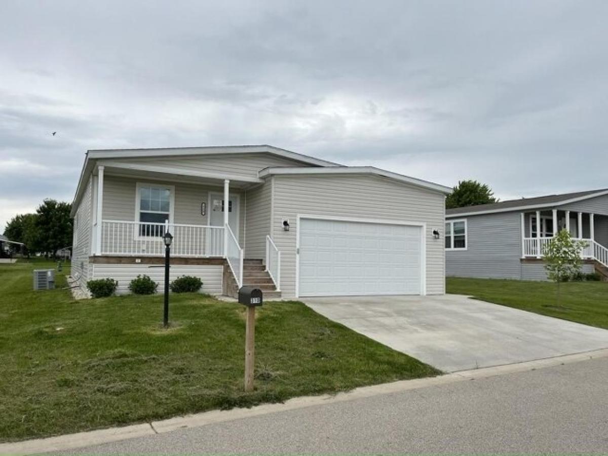 Picture of Home For Sale in Bristol, Wisconsin, United States