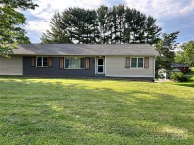 Home For Sale in Weaverville, North Carolina