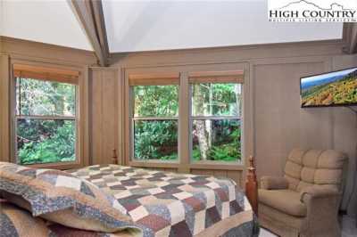 Home For Sale in Sugar Mountain, North Carolina