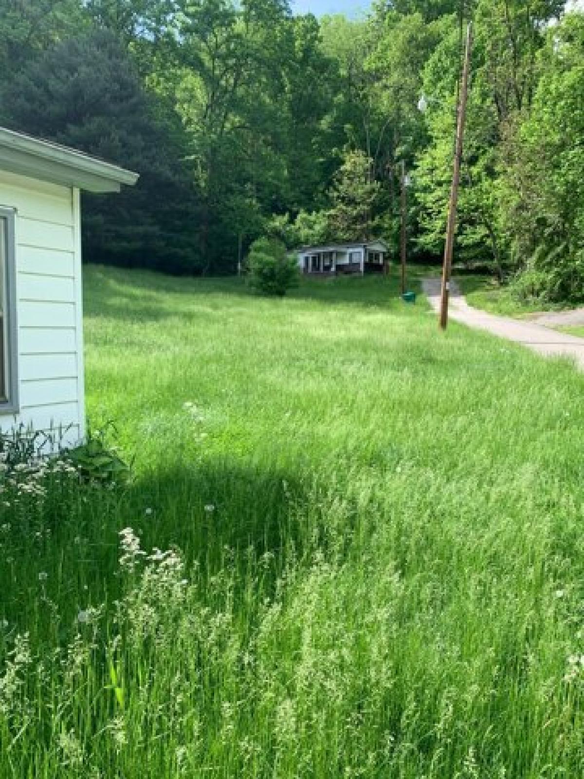 Picture of Home For Sale in Clarksburg, West Virginia, United States