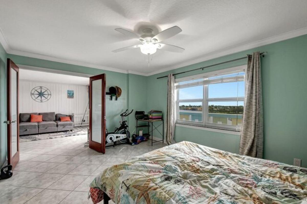 Picture of Home For Sale in Lantana, Florida, United States