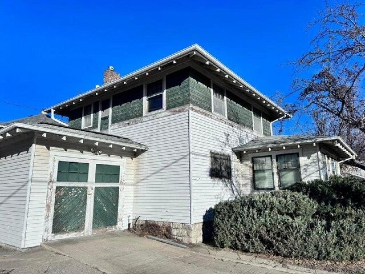 Picture of Home For Sale in Aberdeen, South Dakota, United States