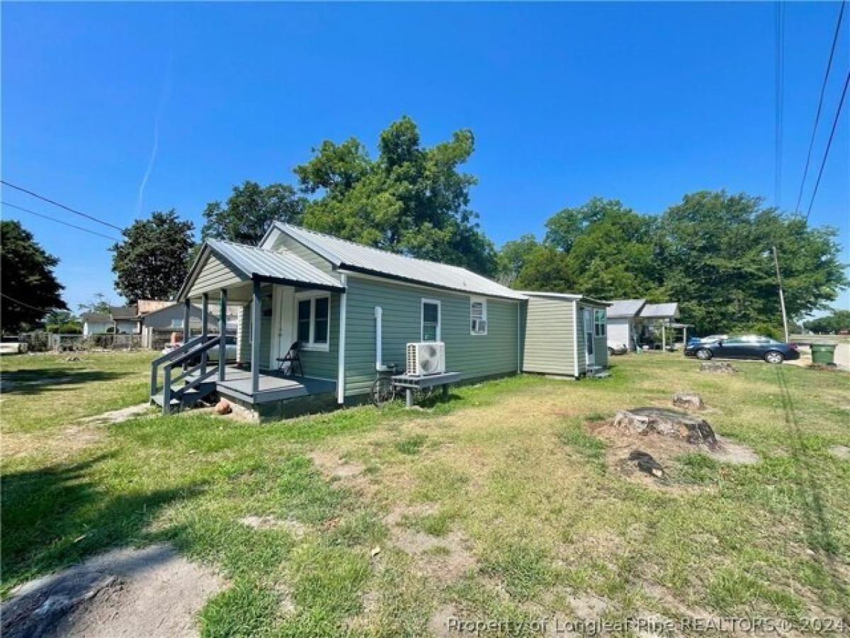 Picture of Home For Sale in Maxton, North Carolina, United States